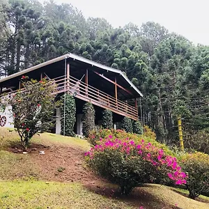 casa-dos-pinheiros-campos-do-jordo.camposdojordaohotels.net/